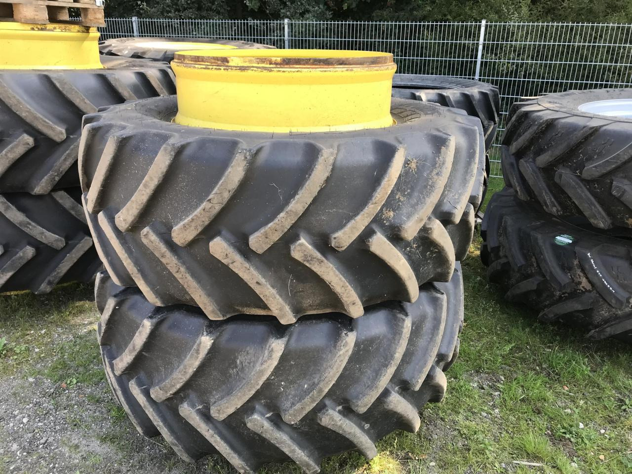 Mitas 600/65R34 - Band voor Landbouwmachine: afbeelding 1 Mitas 600/65R34 - Band voor Landbouwmachine: afbeelding 1