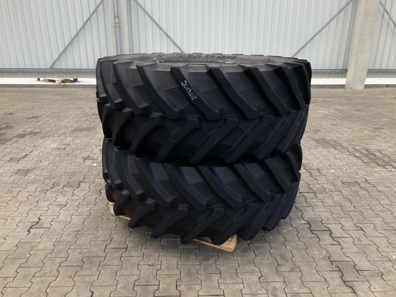 Trelleborg 650/65R38 - Band voor Landbouwmachine: afbeelding 1 Trelleborg 650/65R38 - Band voor Landbouwmachine: afbeelding 1