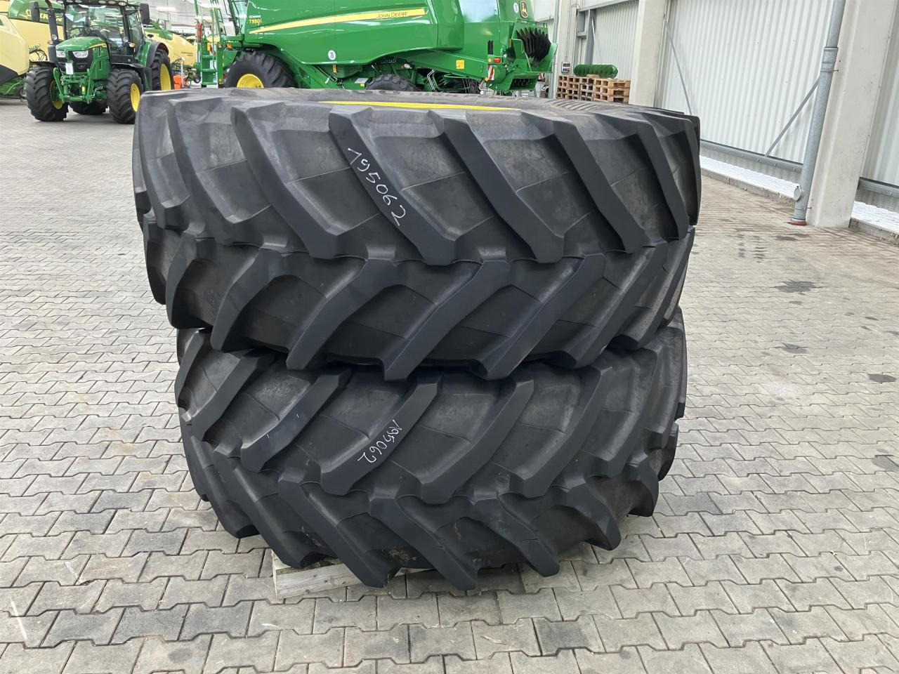 Trelleborg 710/70R42 - Band voor Landbouwmachine: afbeelding 1 Trelleborg 710/70R42 - Band voor Landbouwmachine: afbeelding 1
