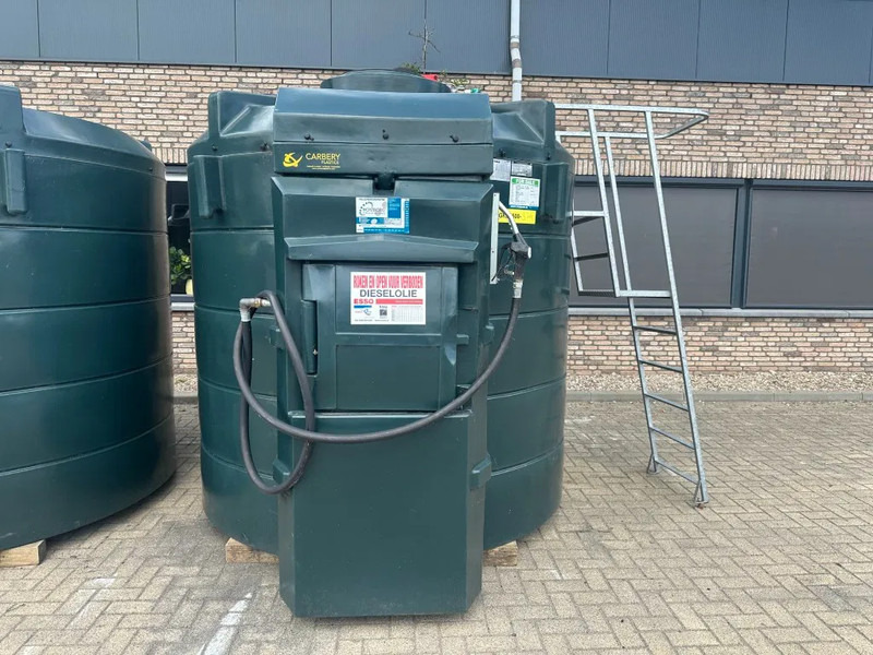 Carbery Kiwa dubbelwandig met mangat Dieseltank 5700 liter met 230 V pompset New ! Overstock - Zeecontainer: afbeelding 1 Carbery Kiwa dubbelwandig met mangat Dieseltank 5700 liter met 230 V pompset New ! Overstock - Zeecontainer: afbeelding 1