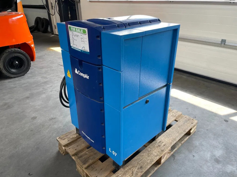 Compair L07 - 7,5A Schroefcompressor 750L/min als nieuw! - Luchtcompressor: afbeelding 3 Compair L07 - 7,5A Schroefcompressor 750L/min als nieuw! - Luchtcompressor: afbeelding 3