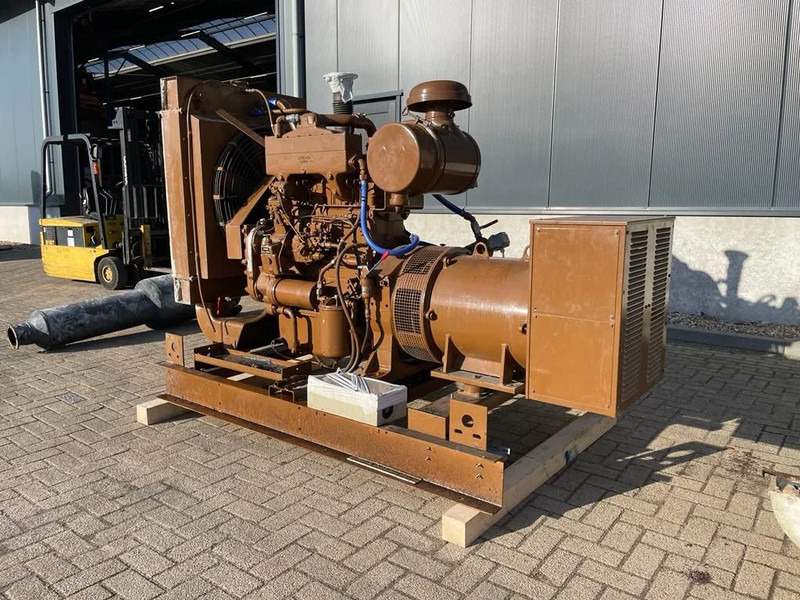 Cummins 140 kVA Leroy Somer generatorset - Industrie generator: afbeelding 2 Cummins 140 kVA Leroy Somer generatorset - Industrie generator: afbeelding 2