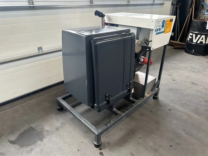 Deutz F2L 1011 Stamford 11 kVA generatorset - Industrie generator: afbeelding 4 Deutz F2L 1011 Stamford 11 kVA generatorset - Industrie generator: afbeelding 4