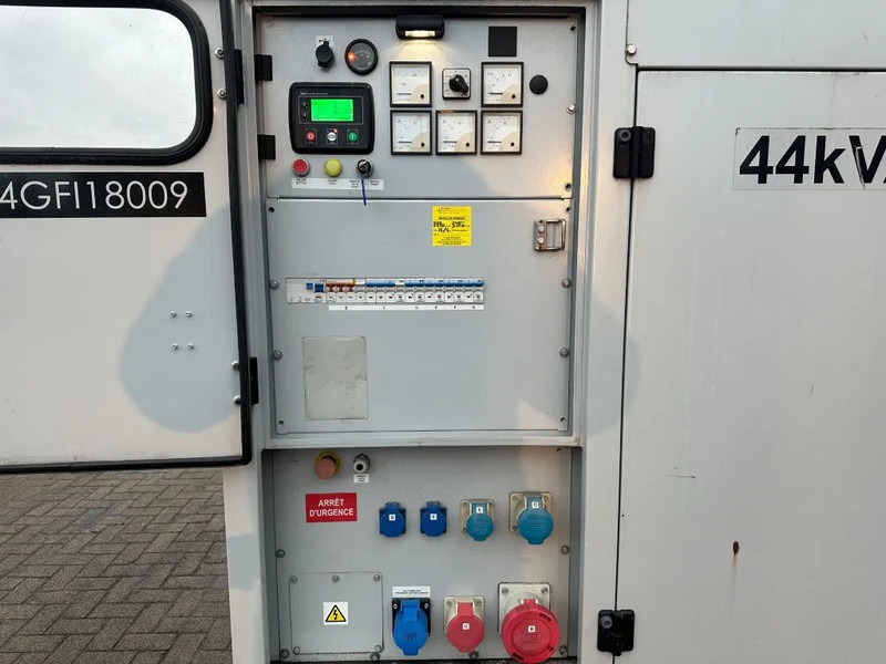 Europower EPUS44TDE Kubota Leroy Somer 44 kVA Supersilent Rental generatorset - Industrie generator: afbeelding 3 Europower EPUS44TDE Kubota Leroy Somer 44 kVA Supersilent Rental generatorset - Industrie generator: afbeelding 3