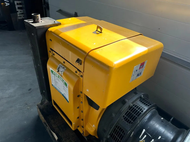 Hatz 2L41C Stamford 17.5 kVA Silentpack generatorset - Industrie generator: afbeelding 2 Hatz 2L41C Stamford 17.5 kVA Silentpack generatorset - Industrie generator: afbeelding 2