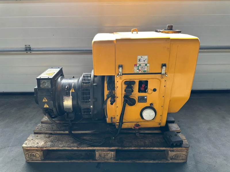 Hatz 2L41C Stamford 17.5 kVA Silentpack generatorset - Industrie generator: afbeelding 1 Hatz 2L41C Stamford 17.5 kVA Silentpack generatorset - Industrie generator: afbeelding 1