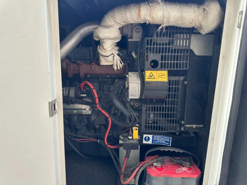 Iveco FPT F32 AM1A Leroy Somer 32 kVA Silent generatorset 154 hours ! - Industrie generator: afbeelding 5 Iveco FPT F32 AM1A Leroy Somer 32 kVA Silent generatorset 154 hours ! - Industrie generator: afbeelding 5