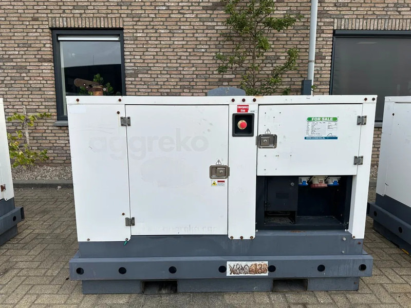 Iveco FPT F32 AM1A Leroy Somer 32 kVA Silent generatorset 154 hours ! - Industrie generator: afbeelding 1 Iveco FPT F32 AM1A Leroy Somer 32 kVA Silent generatorset 154 hours ! - Industrie generator: afbeelding 1