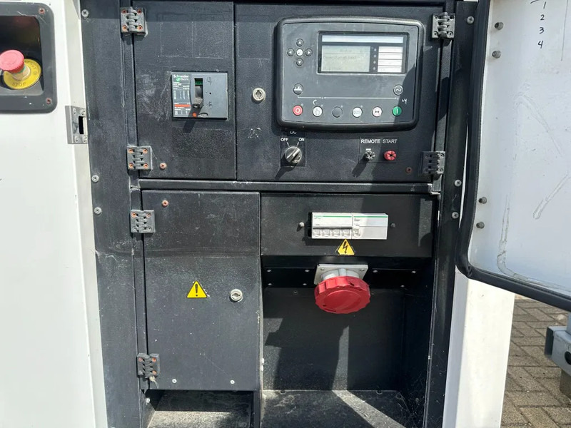 Iveco FPT F32 AM1A Leroy Somer 32 kVA Silent generatorset 408 hours ! - Industrie generator: afbeelding 2 Iveco FPT F32 AM1A Leroy Somer 32 kVA Silent generatorset 408 hours ! - Industrie generator: afbeelding 2