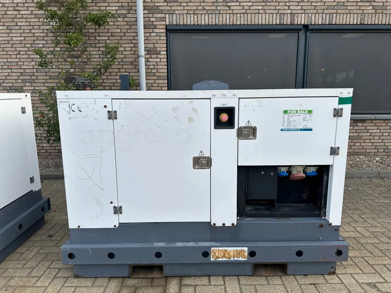 Iveco FPT F32 AM1A Leroy Somer 32 kVA Silent generatorset 667 hours ! - Industrie generator: afbeelding 1 Iveco FPT F32 AM1A Leroy Somer 32 kVA Silent generatorset 667 hours ! - Industrie generator: afbeelding 1
