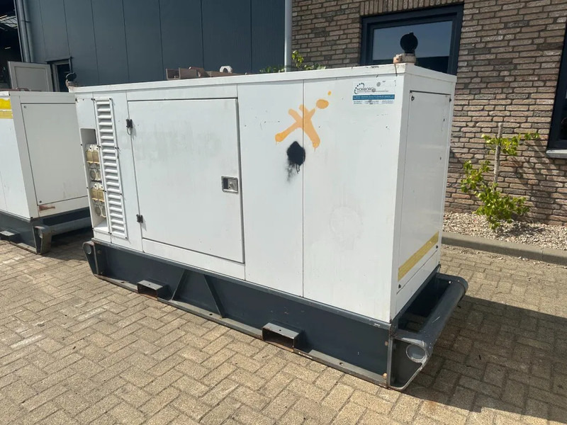 Iveco FPT NEF45 SM1A.A004 Stamford 60 kVA Silent Rental generatorset - Industrie generator: afbeelding 4 Iveco FPT NEF45 SM1A.A004 Stamford 60 kVA Silent Rental generatorset - Industrie generator: afbeelding 4