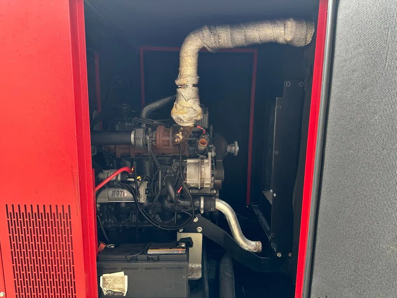 Iveco FPT Tecnogen Mecc Alte Spa 40 kVA Silent generatorset - Industrie generator: afbeelding 4 Iveco FPT Tecnogen Mecc Alte Spa 40 kVA Silent generatorset - Industrie generator: afbeelding 4