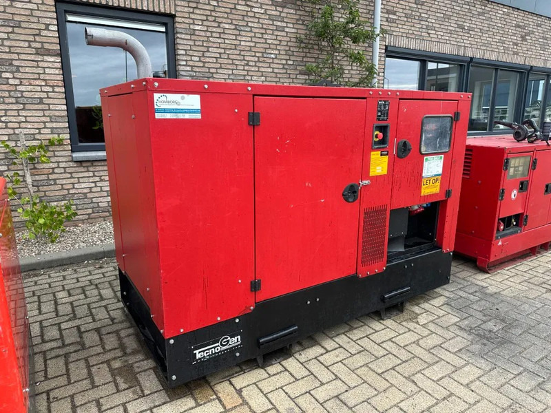 Iveco FPT Tecnogen Mecc Alte Spa 40 kVA Silent generatorset - Industrie generator: afbeelding 5 Iveco FPT Tecnogen Mecc Alte Spa 40 kVA Silent generatorset - Industrie generator: afbeelding 5