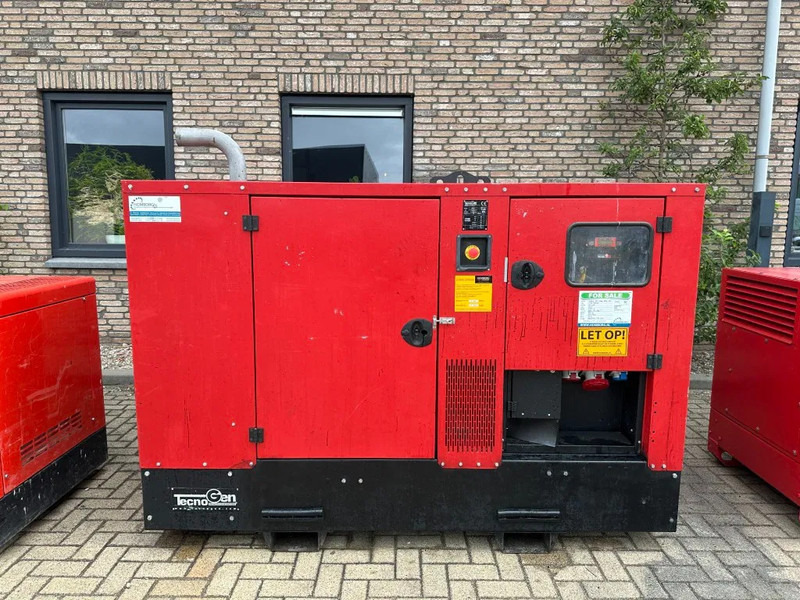 Iveco FPT Tecnogen Mecc Alte Spa 40 kVA Silent generatorset - Industrie generator: afbeelding 1 Iveco FPT Tecnogen Mecc Alte Spa 40 kVA Silent generatorset - Industrie generator: afbeelding 1