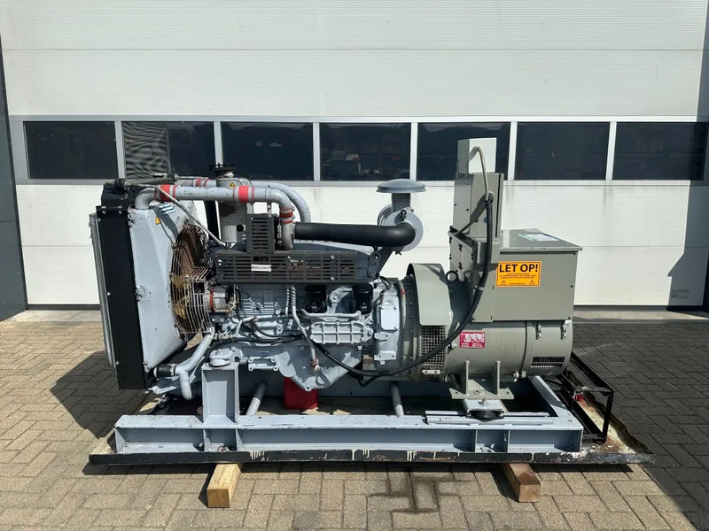 Iveco GE 8061 SRI 25.05 Leroy Somer 125 kVA generatorset - Industrie generator: afbeelding 1 Iveco GE 8061 SRI 25.05 Leroy Somer 125 kVA generatorset - Industrie generator: afbeelding 1