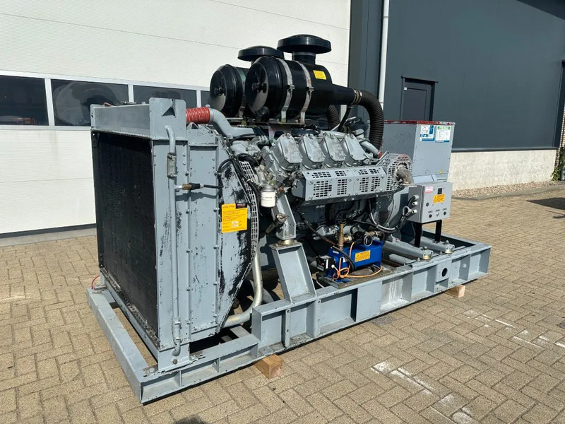 Iveco GE 8281 SRI27 00A71 Mecc Alte Spa 450 kVA generatorset ex Emergency 160 hours - Industrie generator: afbeelding 4 Iveco GE 8281 SRI27 00A71 Mecc Alte Spa 450 kVA generatorset ex Emergency 160 hours - Industrie generator: afbeelding 4