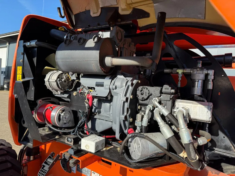 JLG 450AJ Deutz 16 meter werkhoogte 4 x 4 Knikarm Diesel Hoogwerker - Knikarmhoogwerker: afbeelding 4 JLG 450AJ Deutz 16 meter werkhoogte 4 x 4 Knikarm Diesel Hoogwerker - Knikarmhoogwerker: afbeelding 4