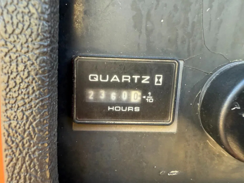 JLG 450AJ Deutz 16 meter werkhoogte 4 x 4 Knikarm Diesel Hoogwerker - Knikarmhoogwerker: afbeelding 5 JLG 450AJ Deutz 16 meter werkhoogte 4 x 4 Knikarm Diesel Hoogwerker - Knikarmhoogwerker: afbeelding 5