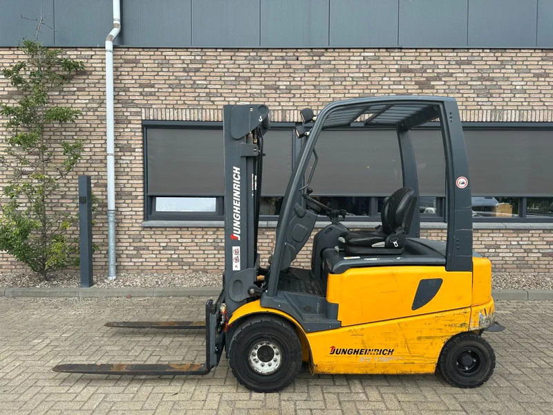 Jungheinrich EFG 425 k-470DZ/SP 2.5 ton Triplex Freelift Sideshift Elektra Heftruck Accu 2016 - Elektrische heftruck: afbeelding 2 Jungheinrich EFG 425 k-470DZ/SP 2.5 ton Triplex Freelift Sideshift Elektra Heftruck Accu 2016 - Elektrische heftruck: afbeelding 2