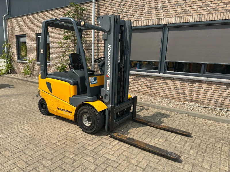 Jungheinrich EFG 425 k-470DZ/SP 2.5 ton Triplex Freelift Sideshift Elektra Heftruck Accu 2016 - Elektrische heftruck: afbeelding 3 Jungheinrich EFG 425 k-470DZ/SP 2.5 ton Triplex Freelift Sideshift Elektra Heftruck Accu 2016 - Elektrische heftruck: afbeelding 3