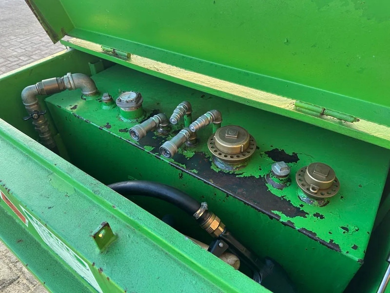 Kiwa IBC Steenbergen 750 liter Dieseltank met Handpomp Milieutank - Opslagtank: afbeelding 5 Kiwa IBC Steenbergen 750 liter Dieseltank met Handpomp Milieutank - Opslagtank: afbeelding 5