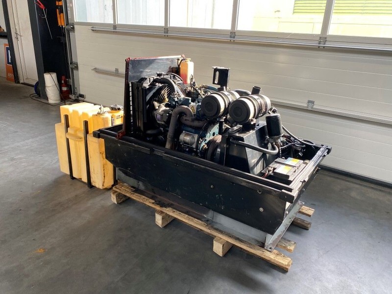 Kubota D1105 Sullair 15.5 kW 7 bar diesel schroefcompressor met nakoeler - Luchtcompressor: afbeelding 2 Kubota D1105 Sullair 15.5 kW 7 bar diesel schroefcompressor met nakoeler - Luchtcompressor: afbeelding 2