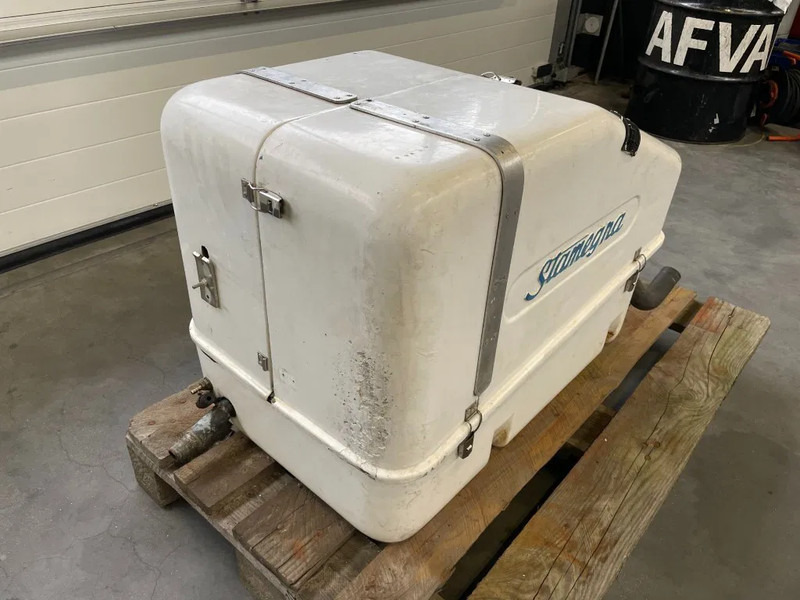 Kubota D600 - 8 kVA Marine generatorset - Industrie generator: afbeelding 2 Kubota D600 - 8 kVA Marine generatorset - Industrie generator: afbeelding 2