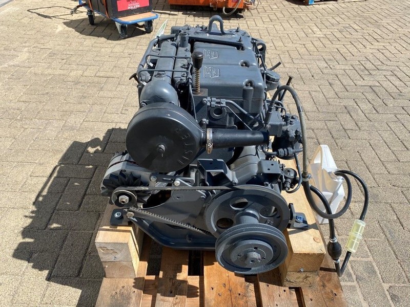 Lister STW 3 35 PK Marine diesel motor met keerkoppeling - Motor: afbeelding 4 Lister STW 3 35 PK Marine diesel motor met keerkoppeling - Motor: afbeelding 4