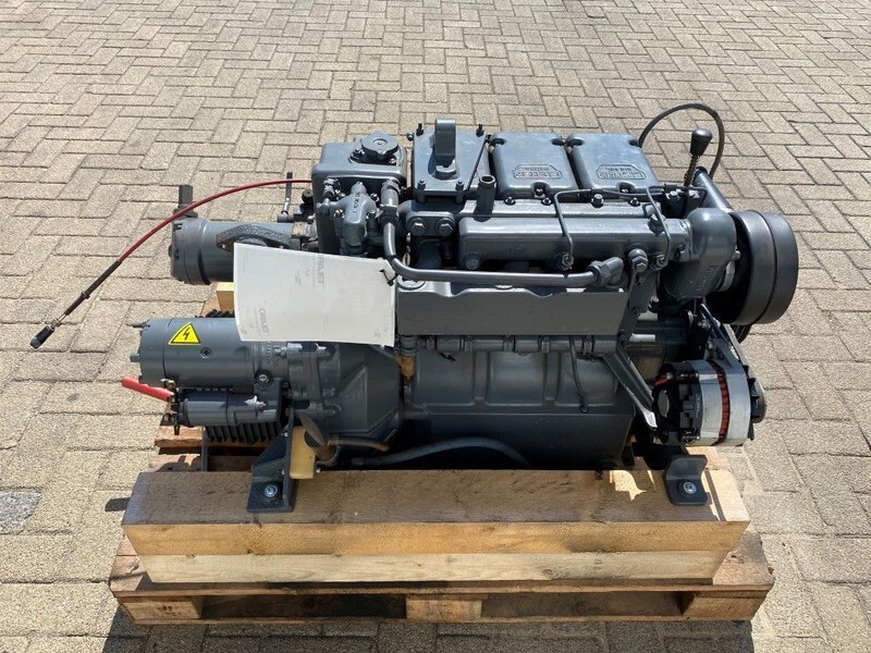 Lister STW 3 35 PK Marine diesel motor met keerkoppeling - Motor: afbeelding 1 Lister STW 3 35 PK Marine diesel motor met keerkoppeling - Motor: afbeelding 1