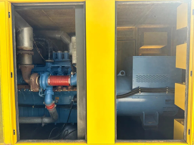 MTU 16V 2000 Leroy Somer 1125 kVA Silent generatorset - Industrie generator: afbeelding 2 MTU 16V 2000 Leroy Somer 1125 kVA Silent generatorset - Industrie generator: afbeelding 2