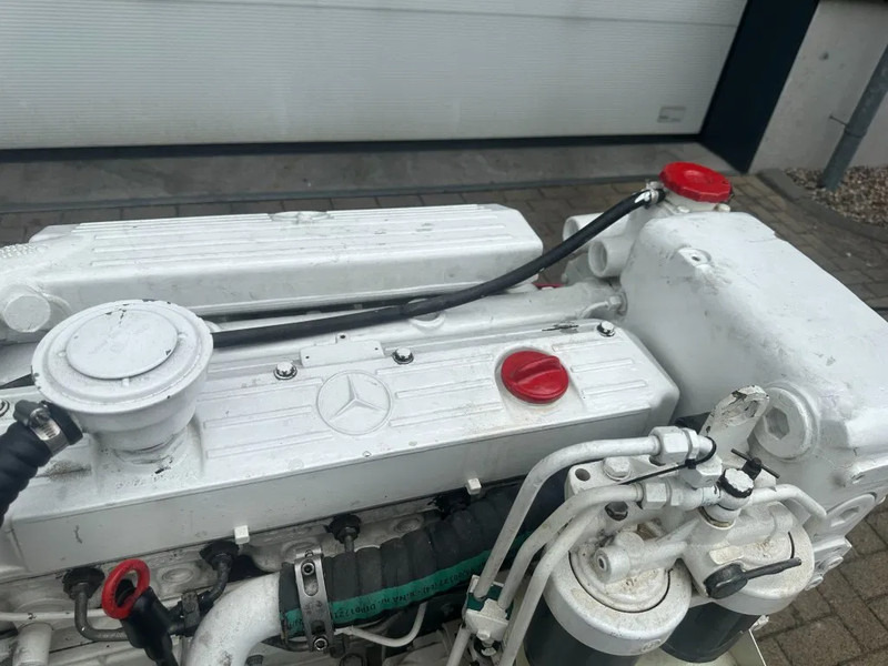 MTU 6R 099 Mercedes Benz OM 366 A 96 kVA Marine generatorset - Industrie generator: afbeelding 3 MTU 6R 099 Mercedes Benz OM 366 A 96 kVA Marine generatorset - Industrie generator: afbeelding 3