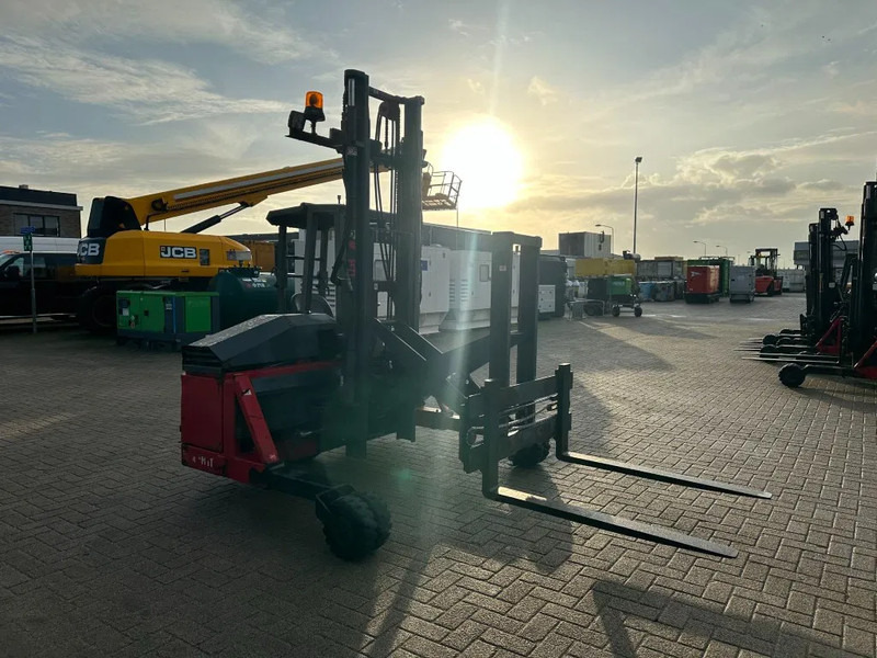 Moffett M4 20.1 Kubota Diesel Kooiaap 2 ton Sideshift Positioner Meeneemheftruck - Meeneemheftruck: afbeelding 2 Moffett M4 20.1 Kubota Diesel Kooiaap 2 ton Sideshift Positioner Meeneemheftruck - Meeneemheftruck: afbeelding 2