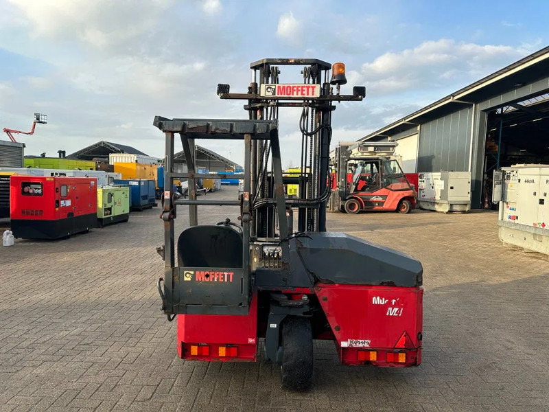 Moffett M4 20.1 Kubota Diesel Kooiaap 2 ton Sideshift Positioner Meeneemheftruck - Meeneemheftruck: afbeelding 3 Moffett M4 20.1 Kubota Diesel Kooiaap 2 ton Sideshift Positioner Meeneemheftruck - Meeneemheftruck: afbeelding 3