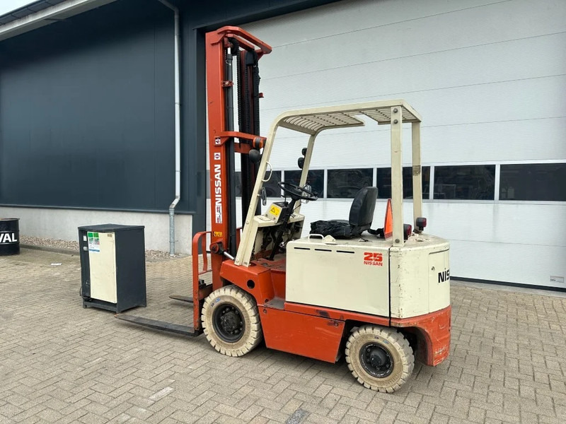Nissan 2.5 ton Duplex Elektra Heftruck 5 meter hefhoogte - Elektrische heftruck: afbeelding 4 Nissan 2.5 ton Duplex Elektra Heftruck 5 meter hefhoogte - Elektrische heftruck: afbeelding 4