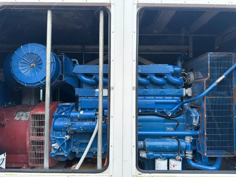 Perkins 2006 TG2A FG Wilson Stamford 250 kVA Silent generatorset - Industrie generator: afbeelding 2 Perkins 2006 TG2A FG Wilson Stamford 250 kVA Silent generatorset - Industrie generator: afbeelding 2