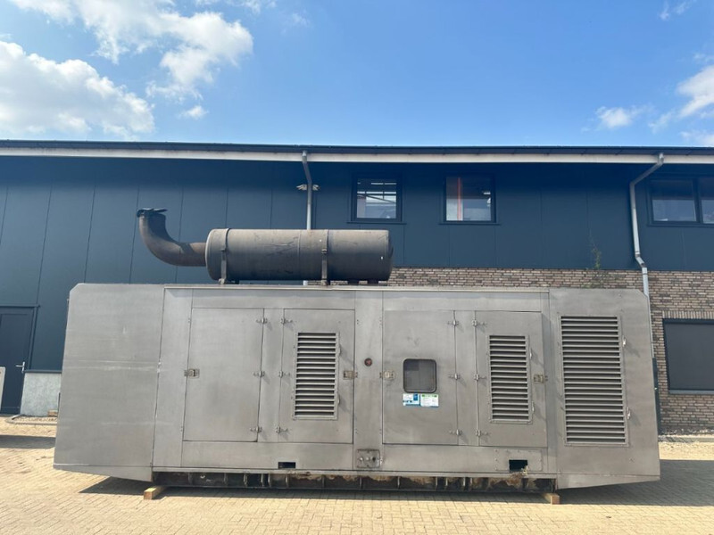 Perkins 4006-23TAG3A Stamford 900 kVA Silent generatorset - Industrie generator: afbeelding 1 Perkins 4006-23TAG3A Stamford 900 kVA Silent generatorset - Industrie generator: afbeelding 1