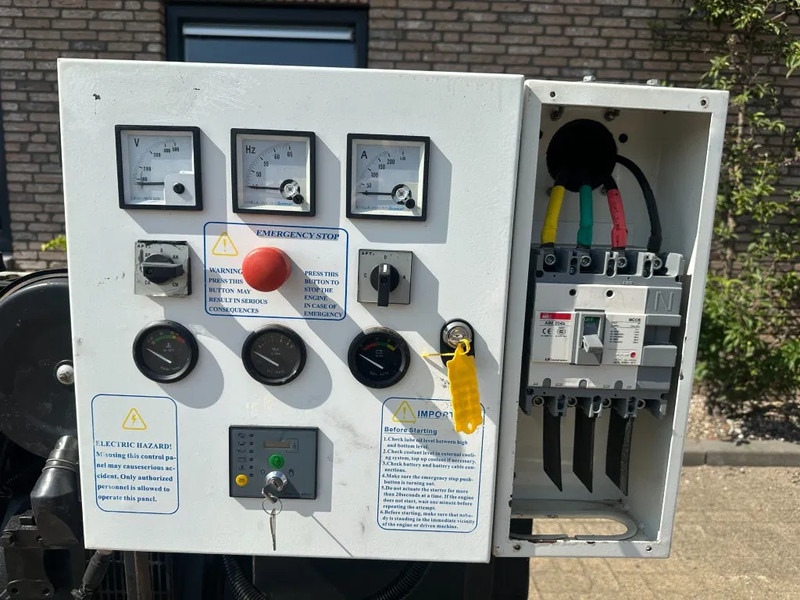 Perkins Stamford 100 kVA noodstroom generatorset - Industrie generator: afbeelding 4 Perkins Stamford 100 kVA noodstroom generatorset - Industrie generator: afbeelding 4