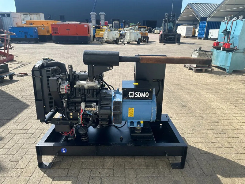 SDMO TM11.5KM Mitsubishi Mecc Alte Spa 16 kVA generatorset - Industrie generator: afbeelding 4 SDMO TM11.5KM Mitsubishi Mecc Alte Spa 16 kVA generatorset - Industrie generator: afbeelding 4