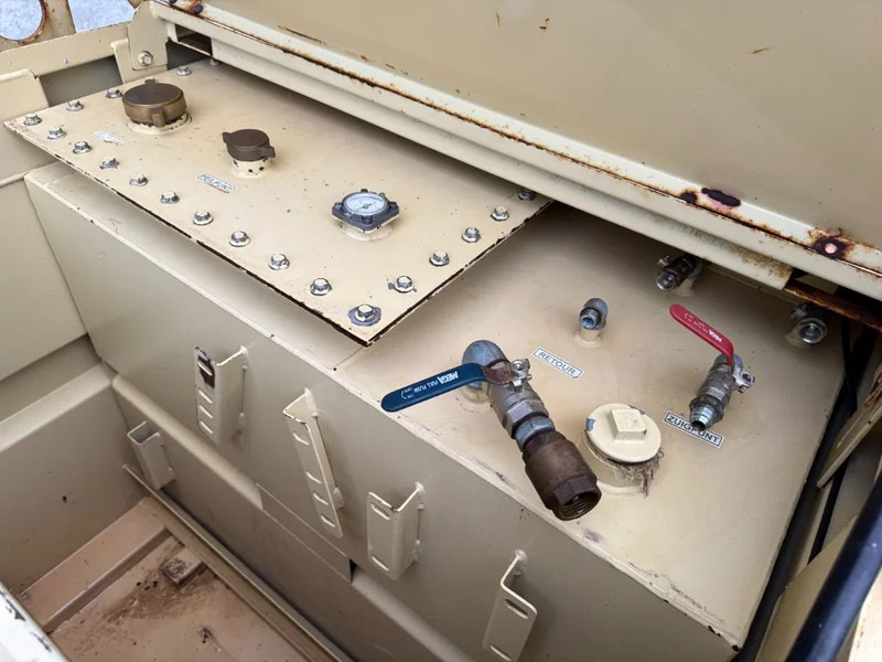 Tolsma Kiwa IBC 1150 liter Dieseltank Milieutank - Zeecontainer: afbeelding 3 Tolsma Kiwa IBC 1150 liter Dieseltank Milieutank - Zeecontainer: afbeelding 3