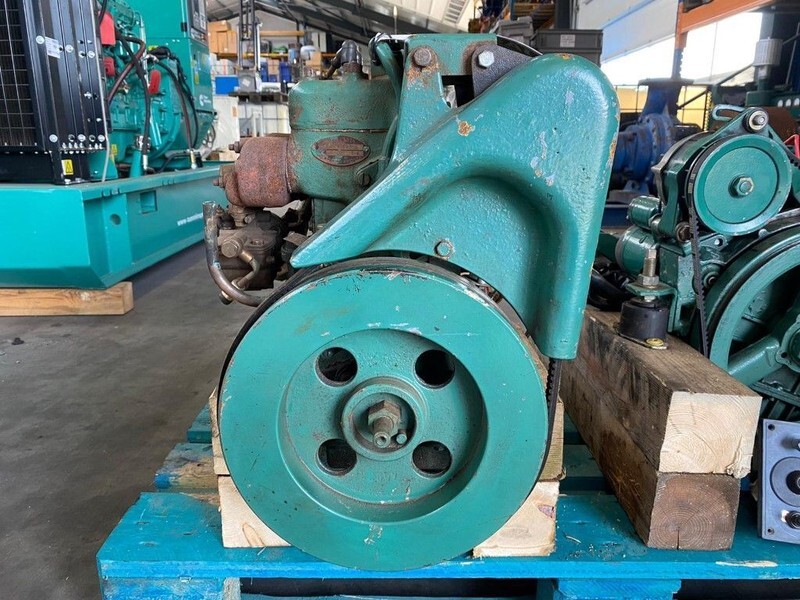 Volvo Penta C-10 Marine 10 PK Benzine motor met keerkoppeling - Motor: afbeelding 3 Volvo Penta C-10 Marine 10 PK Benzine motor met keerkoppeling - Motor: afbeelding 3