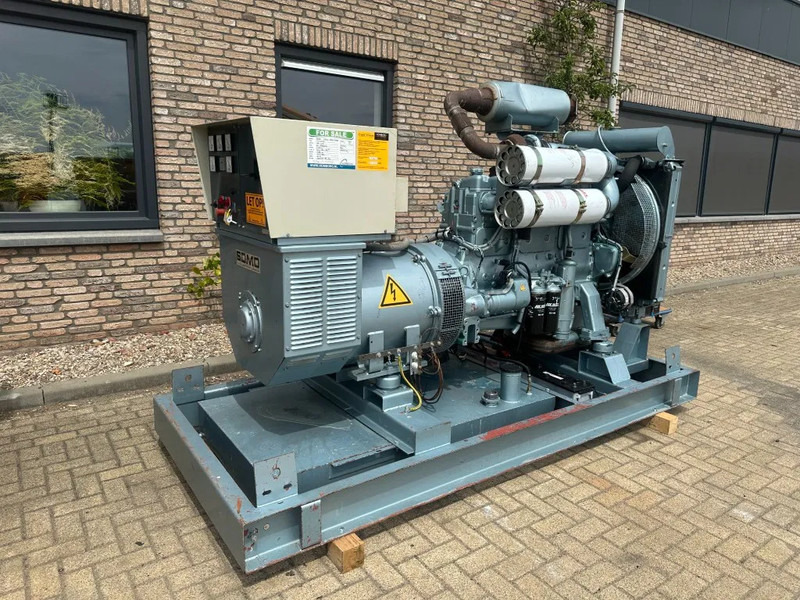 Volvo Penta TD121GG SDMO Leroy Somer 200 kVA noodstroom generatorset - Industrie generator: afbeelding 2 Volvo Penta TD121GG SDMO Leroy Somer 200 kVA noodstroom generatorset - Industrie generator: afbeelding 2