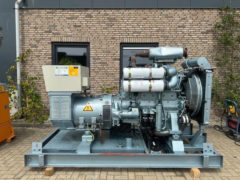 Volvo Penta TD121GG SDMO Leroy Somer 200 kVA noodstroom generatorset - Industrie generator: afbeelding 1 Volvo Penta TD121GG SDMO Leroy Somer 200 kVA noodstroom generatorset - Industrie generator: afbeelding 1