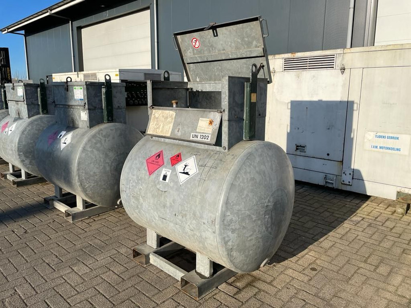 Dieseltank Rietberg 1000 liter Dieseltank Gegalvaniseerd IBC met keuring ! - Opslagtank: afbeelding 2 Dieseltank Rietberg 1000 liter Dieseltank Gegalvaniseerd IBC met keuring ! - Opslagtank: afbeelding 2