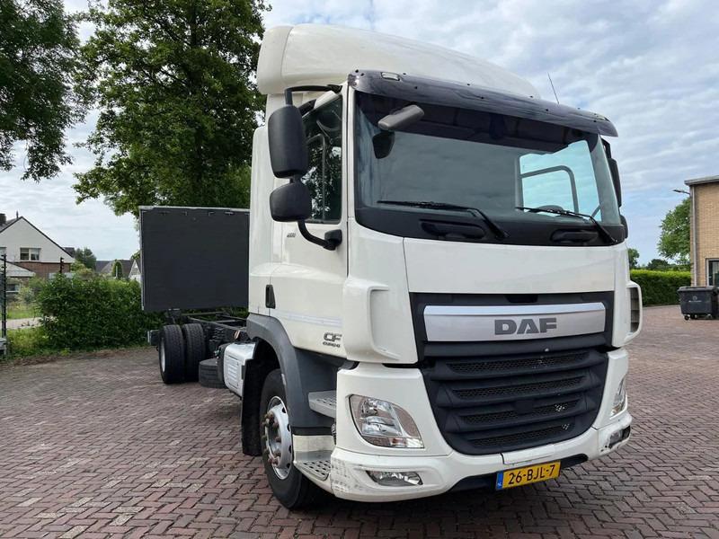 DAF CF 260 CF 260 FA CHASSIS CABINE EURO 6 - Chassis vrachtwagen: afbeelding 2 DAF CF 260 CF 260 FA CHASSIS CABINE EURO 6 - Chassis vrachtwagen: afbeelding 2