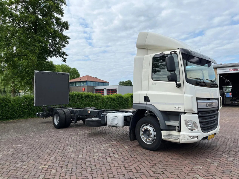 DAF CF 260 CF 260 FA CHASSIS CABINE EURO 6 - Chassis vrachtwagen: afbeelding 5 DAF CF 260 CF 260 FA CHASSIS CABINE EURO 6 - Chassis vrachtwagen: afbeelding 5