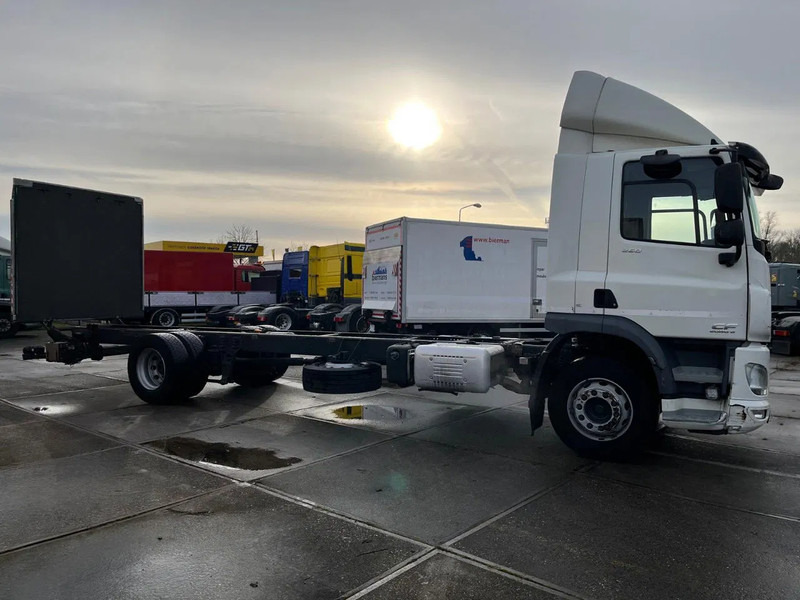 DAF CF 260 CF 260 FA CHASSIS CABINE EURO 6 - Chassis vrachtwagen: afbeelding 4 DAF CF 260 CF 260 FA CHASSIS CABINE EURO 6 - Chassis vrachtwagen: afbeelding 4
