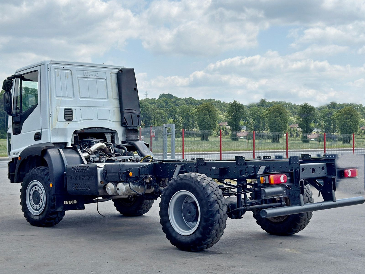Iveco EUROCARGO 110-250* PLATFORM 4,60 m* 4x4 - Chassis vrachtwagen: afbeelding 5 Iveco EUROCARGO 110-250* PLATFORM 4,60 m* 4x4 - Chassis vrachtwagen: afbeelding 5