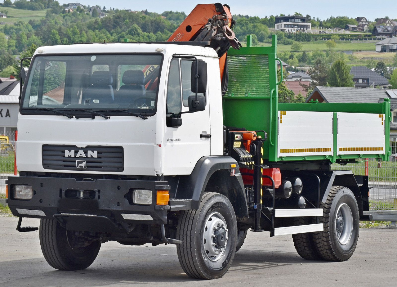 MAN LE 18.280 Kipper 3,70 m + PK 9501 /4x4 - Kipper vrachtwagen, Kraanwagen: afbeelding 4 MAN LE 18.280 Kipper 3,70 m + PK 9501 /4x4 - Kipper vrachtwagen, Kraanwagen: afbeelding 4
