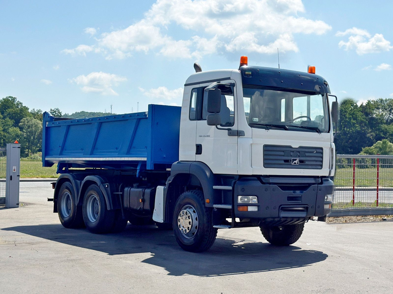 MAN TGA 33.360 * KIPPER 5,20 m + BORDMATIC / 6x4*TOP - Kipper vrachtwagen, Kraanwagen: afbeelding 4 MAN TGA 33.360 * KIPPER 5,20 m + BORDMATIC / 6x4*TOP - Kipper vrachtwagen, Kraanwagen: afbeelding 4