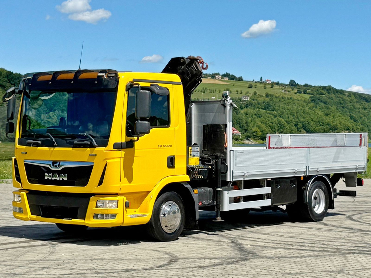 MAN TGL 12.220* PK 7.501 SLD C + FUNK + LIFT*TO - Kraanwagen: afbeelding 4 MAN TGL 12.220* PK 7.501 SLD C + FUNK + LIFT*TO - Kraanwagen: afbeelding 4